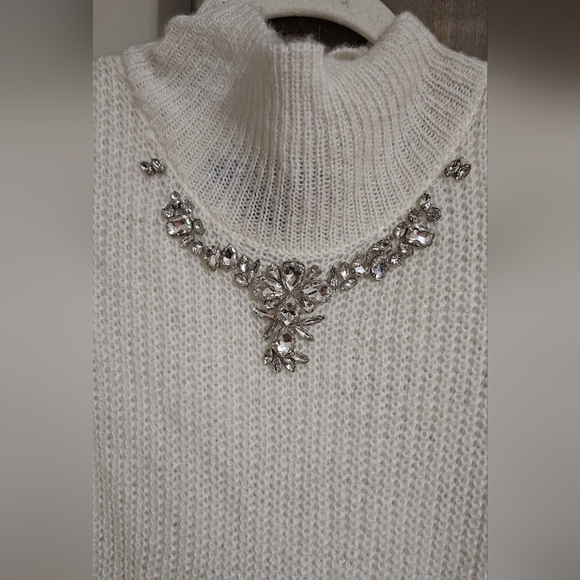 FRENCH CONNECTION Mathilde Embellished Split-Back Sweater top. Size XS NWT - Picture 7 of 12